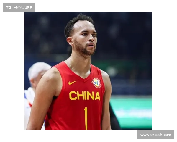 有心支持中国队!李凯尔身着主题T恤现身男篮夏联比赛(他担任篮球队长真是) 有心支持中国队!李凯尔身着主题T恤现身男篮夏联比赛(他担任篮球队长真是)